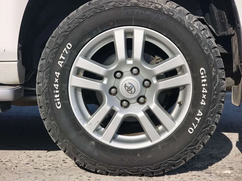 Toyota Prado — фото 30