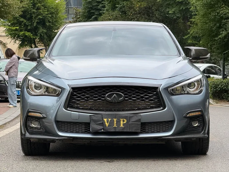 Infiniti Q50L — фото 1