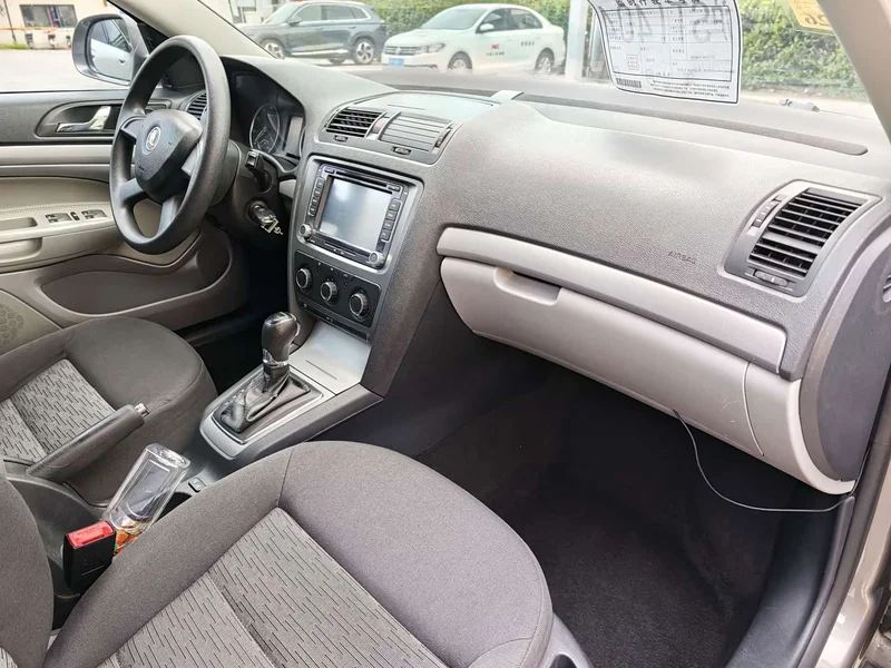 Volkswagen Octavia — фото 5