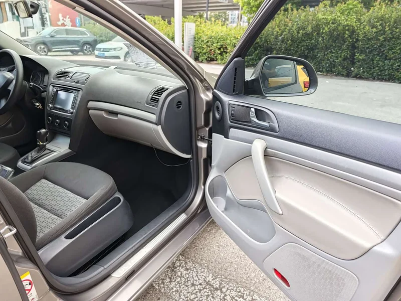 Volkswagen Octavia — фото 6