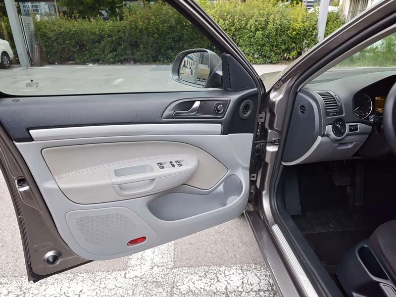 Volkswagen Octavia — фото 9