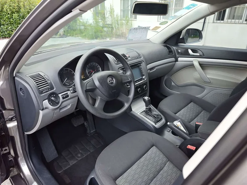 Volkswagen Octavia — фото 10