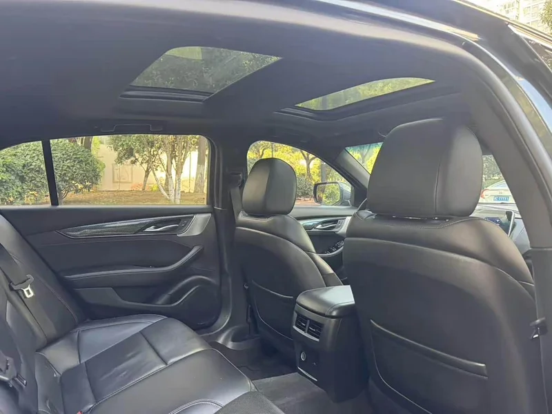 Cadillac CT5 — фото 6