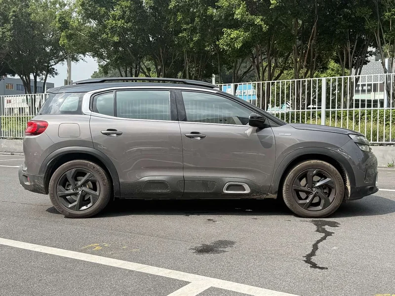 Peugeot C5 Aircross — фото 10