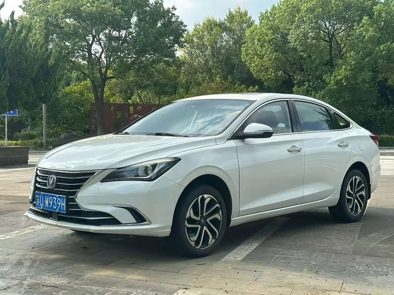 Changan Eado — фото 1