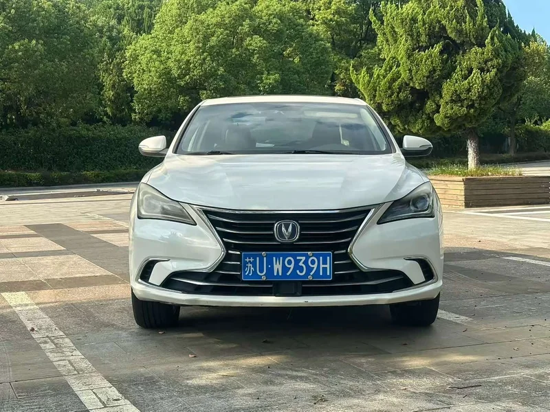 Changan Eado — фото 2