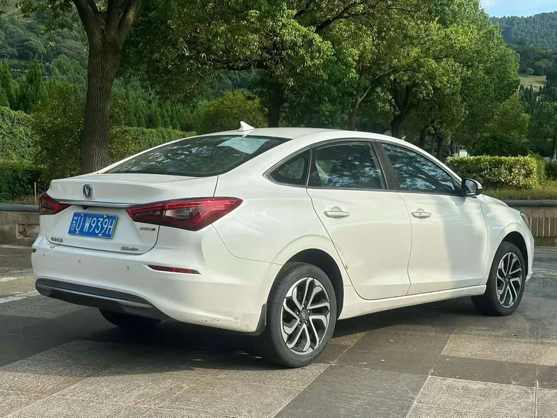 Changan Eado — фото 9