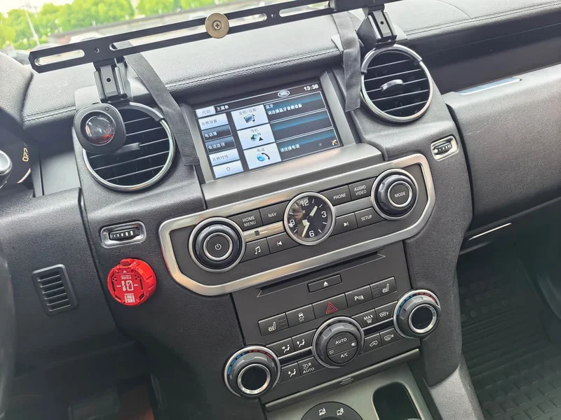 Land Rover Discovery — фото 16