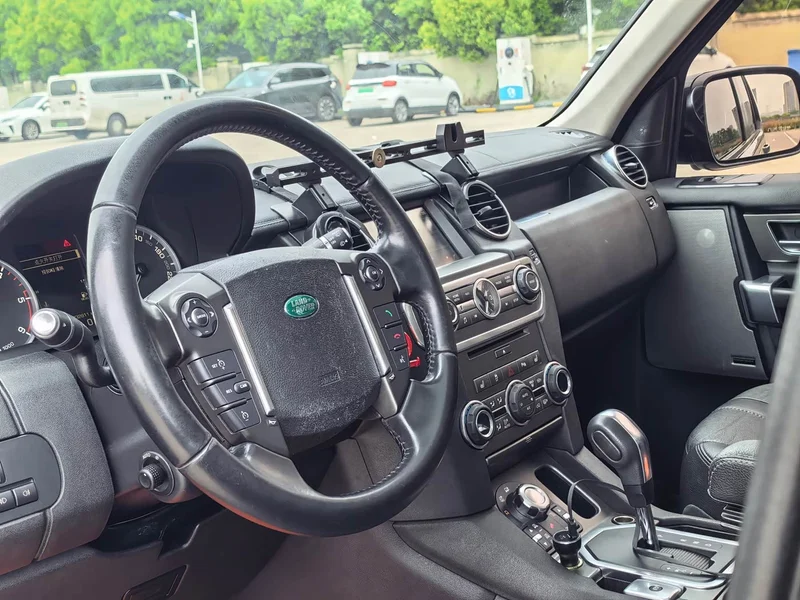 Land Rover Discovery — фото 10