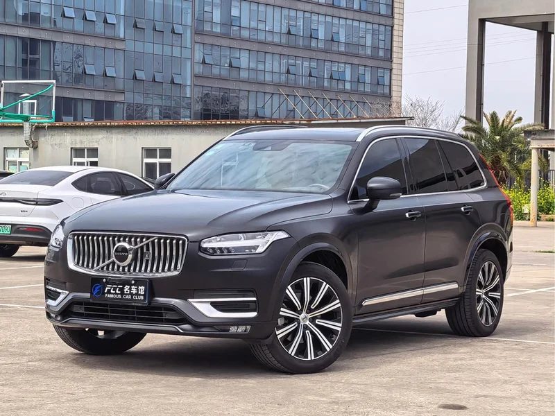 Volvo XC90 — фото 1