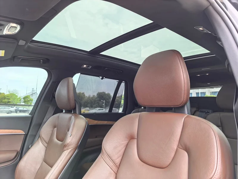 Volvo XC90 — фото 18