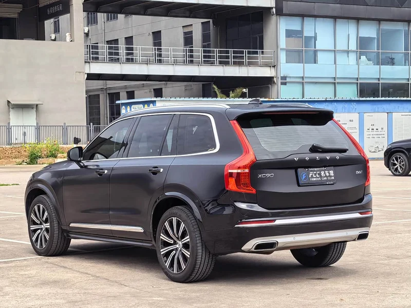 Volvo XC90 — фото 5