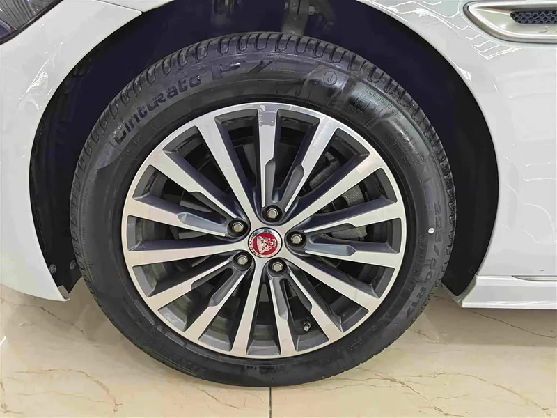 Jaguar XEL — фото 10