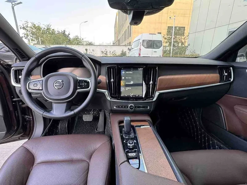 Volvo S90 — фото 4