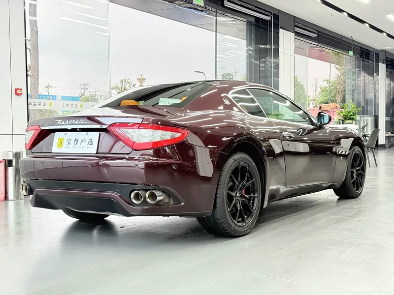 Maserati GranTurismo — фото 5