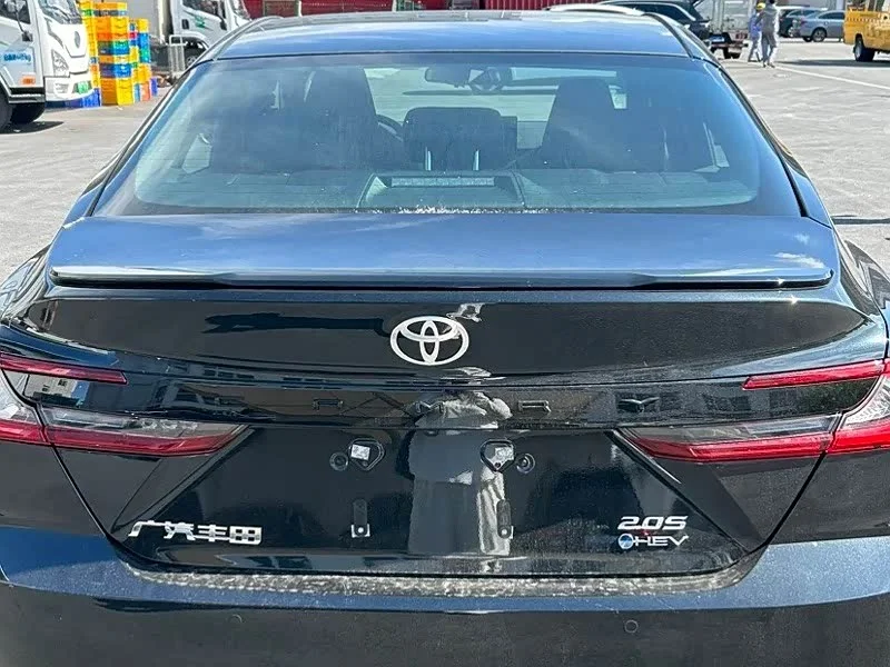 Toyota Camry — фото 6