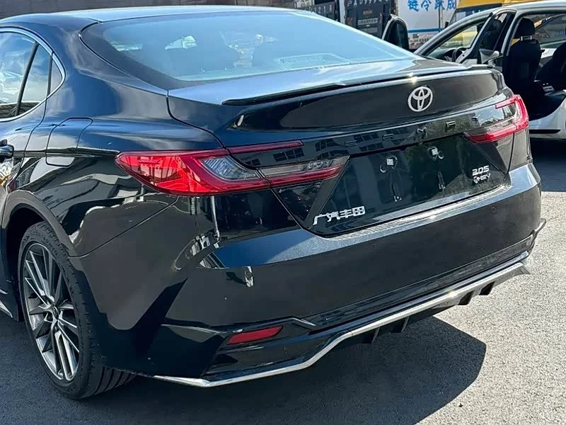 Toyota Camry — фото 7