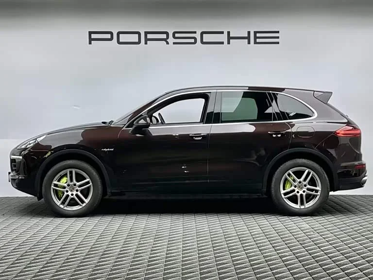Porsche Cayenne — фото 4