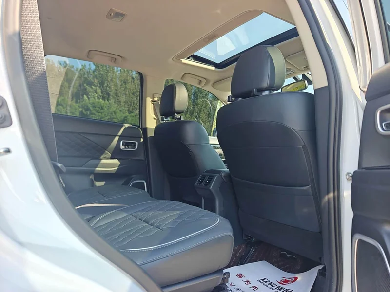 Mitsubishi Outlander — фото 20