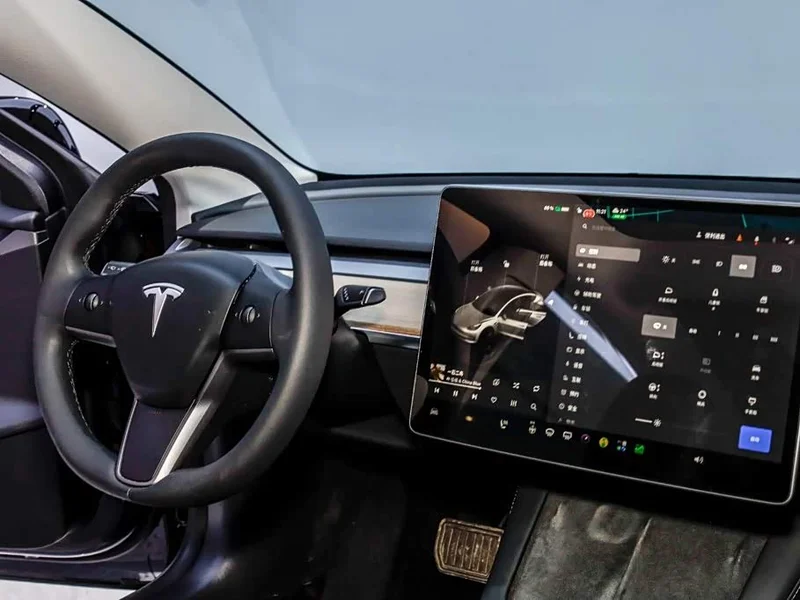 Tesla Model 3 — фото 25