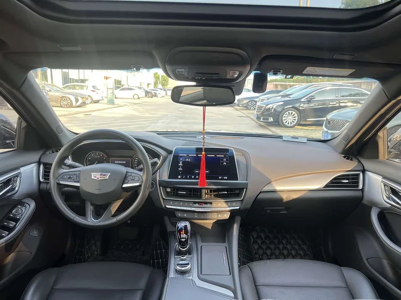 Cadillac CT5 — фото 7