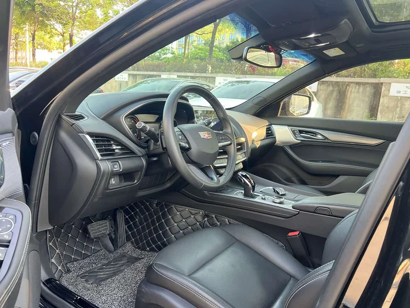 Cadillac CT5 — фото 8