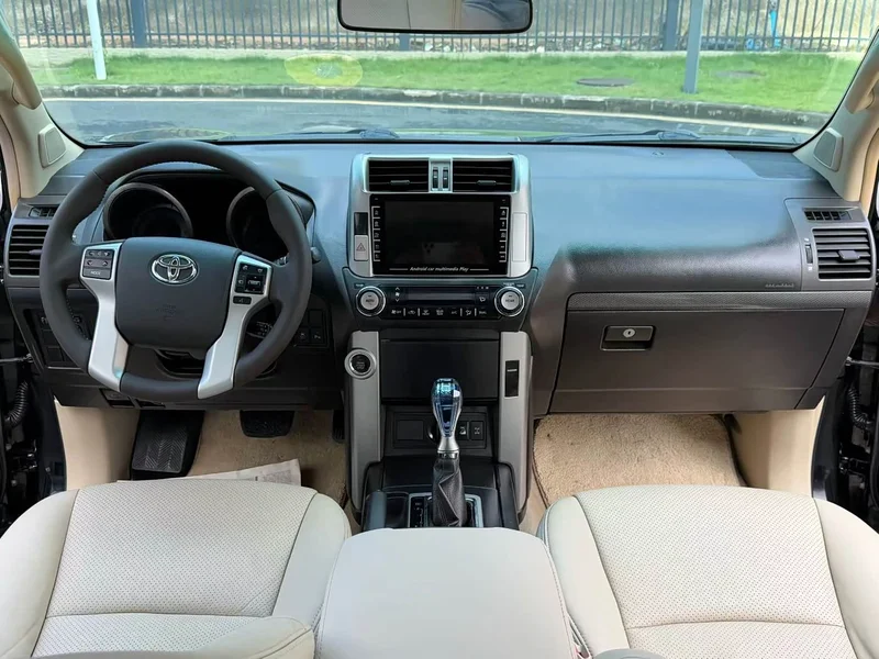 Toyota Prado — фото 4