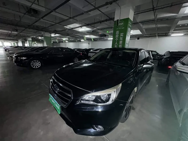 Subaru Legacy — фото 1
