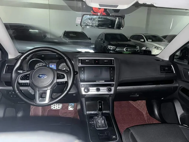 Subaru Legacy — фото 11