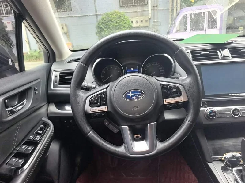 Subaru Legacy — фото 12
