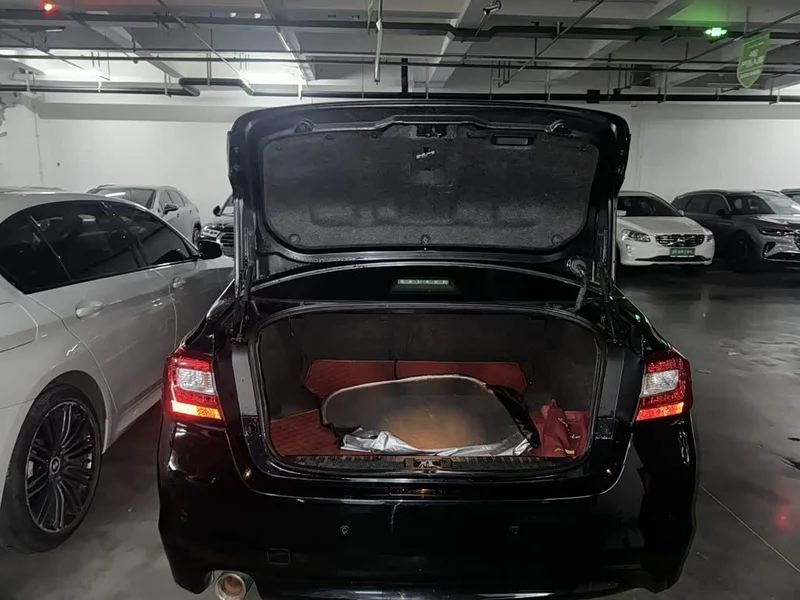 Subaru Legacy — фото 21