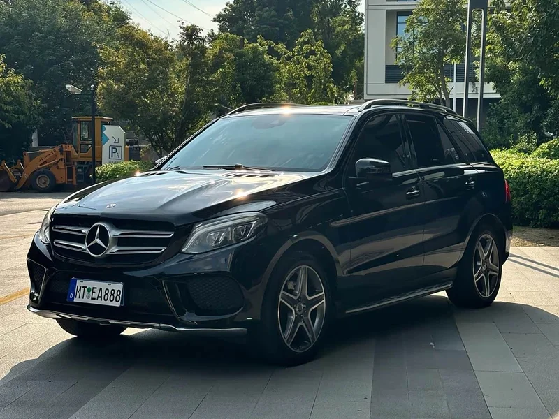 Mercedes-Benz GLE — фото 1