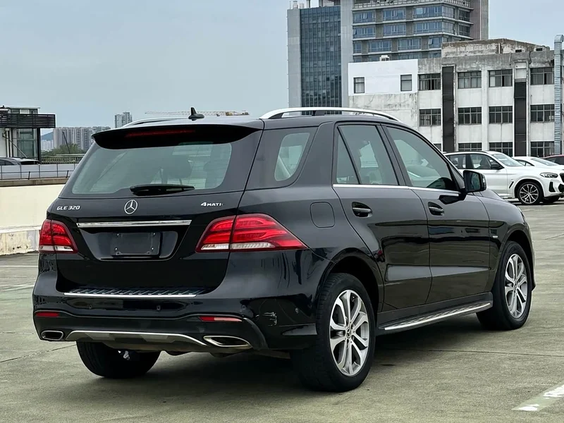 Mercedes-Benz GLE — фото 7