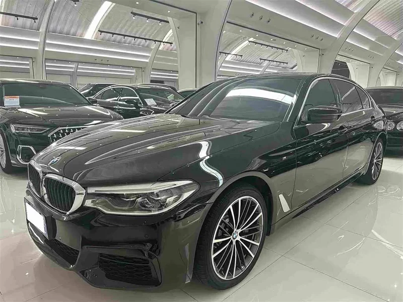 BMW 5-Series — фото 1