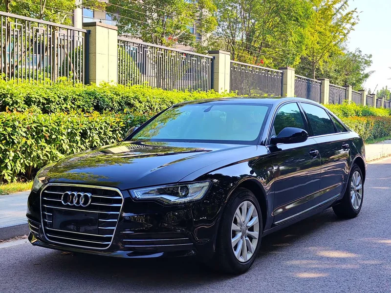 Audi A6L — фото 1