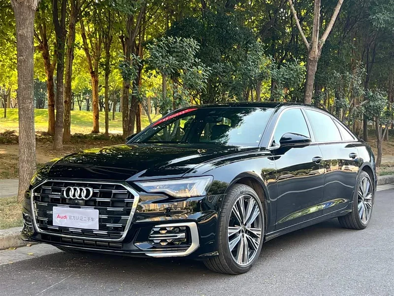Audi A6L — фото 1