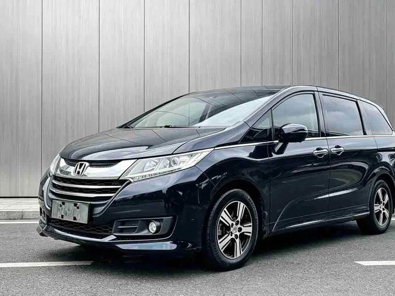 Honda Odyssey — фото 1