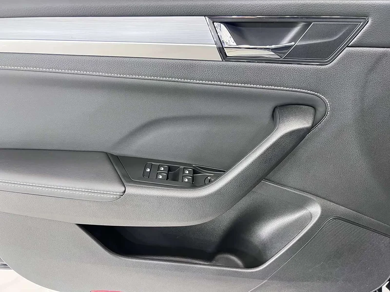 Skoda Superb — фото 8