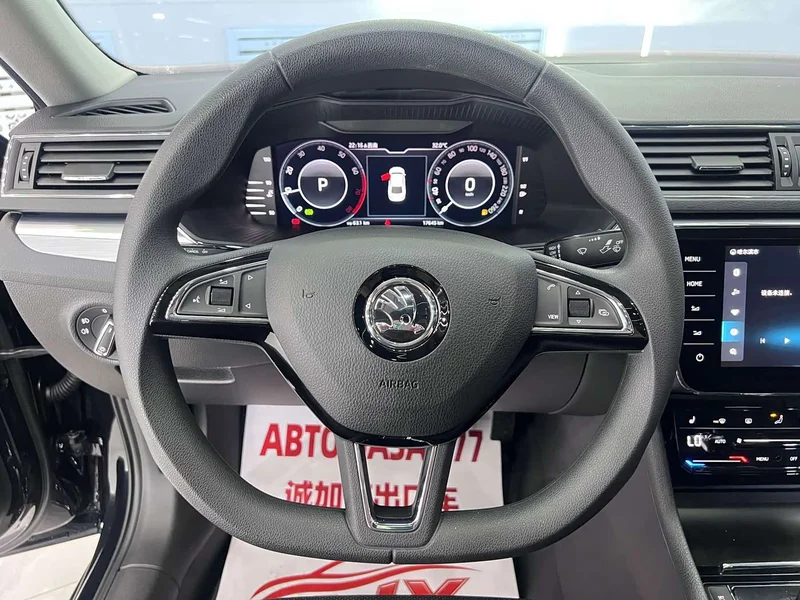Skoda Superb — фото 9