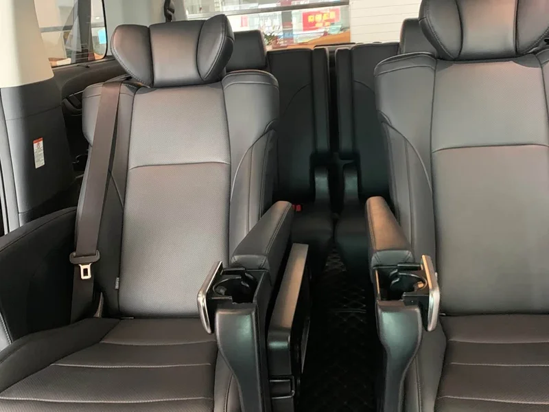 Toyota Alphard — фото 19