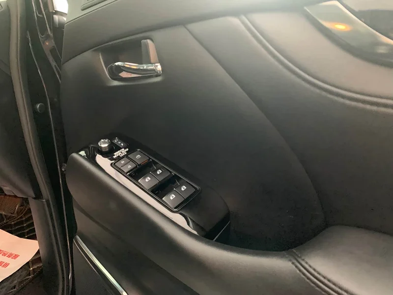 Toyota Alphard — фото 8