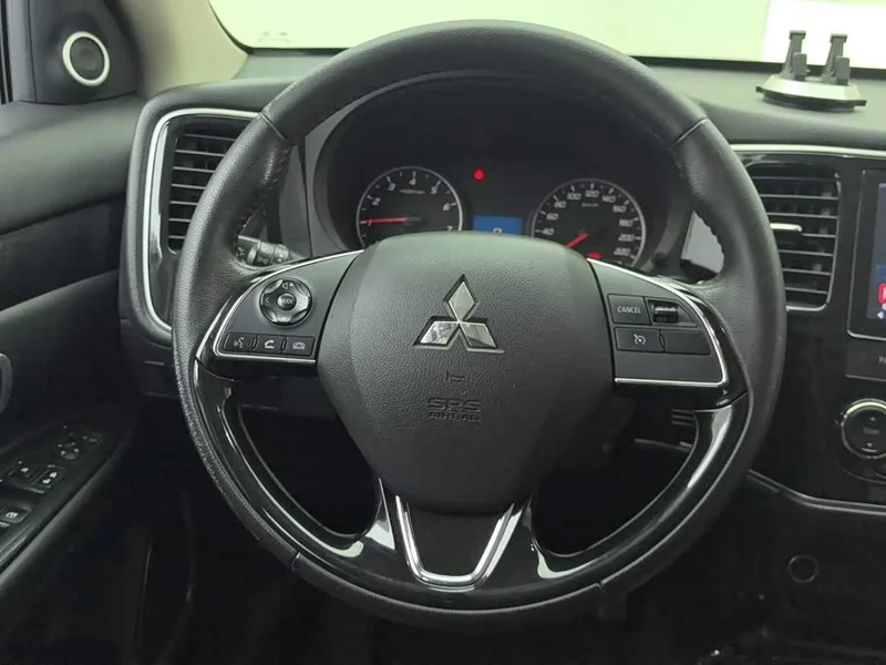 Mitsubishi Outlander — фото 15