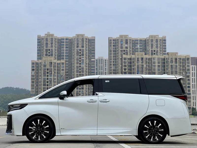 Toyota Vellfire — фото 14