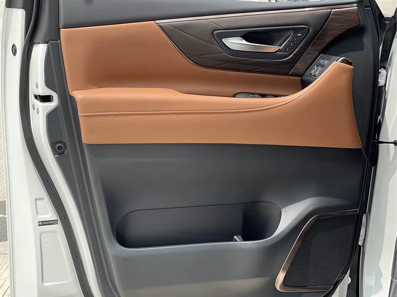 Toyota Vellfire — фото 15