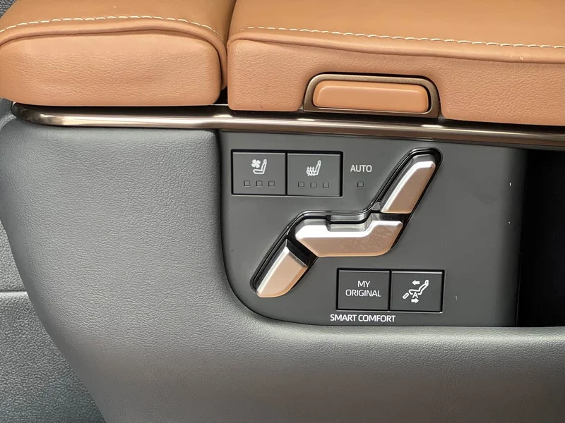 Toyota Vellfire — фото 24