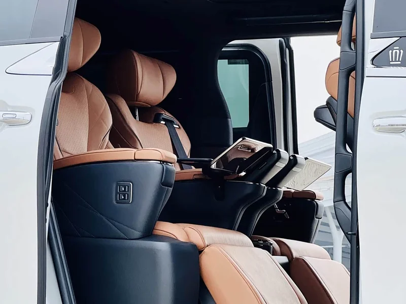 Toyota Vellfire — фото 8