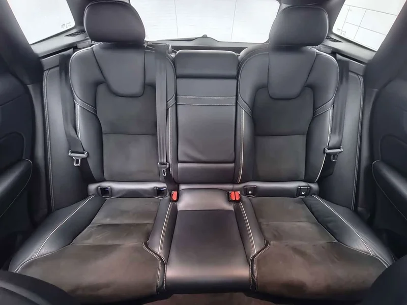 Volvo XC60 — фото 14