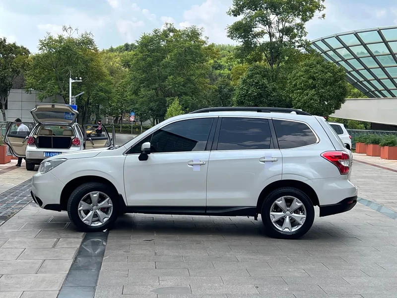Subaru Forester — фото 8