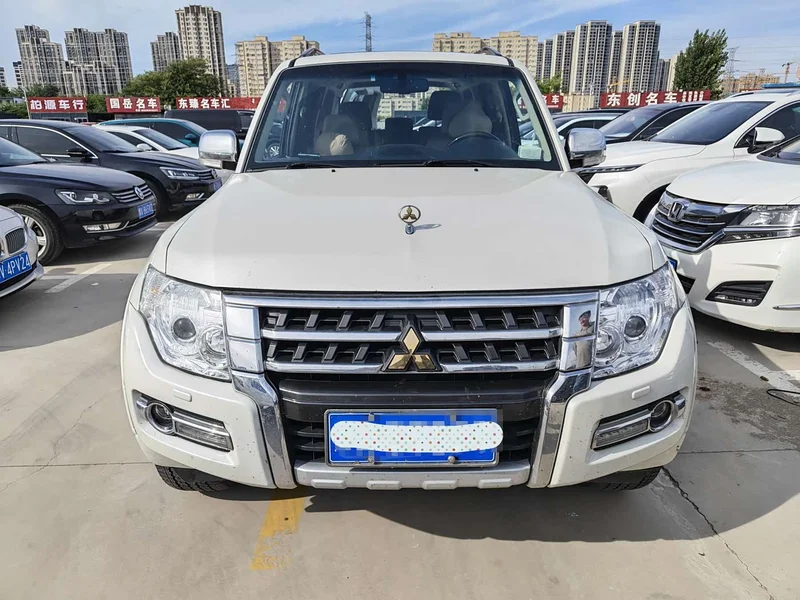 Mitsubishi Pajero (Imported) — фото 2