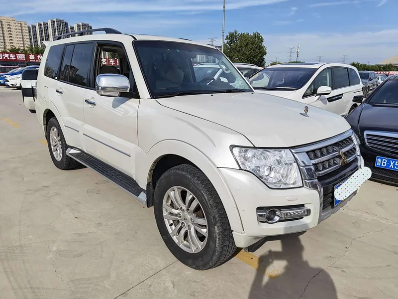 Mitsubishi Pajero (Imported) — фото 3